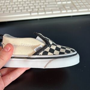 NWT size 4 toddler Vans slip-on shoes